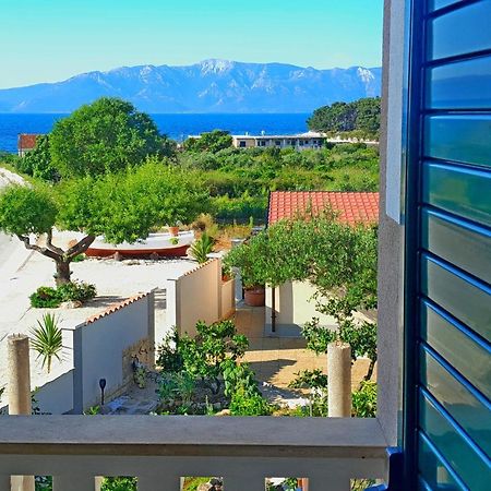 Manora Sucuraj 2 Bedroom Apartment Eksteriør bilde