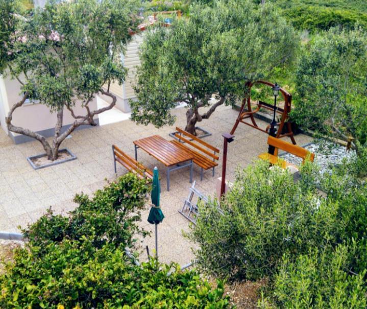 Manora Sucuraj 2 Bedroom Apartment Eksteriør bilde