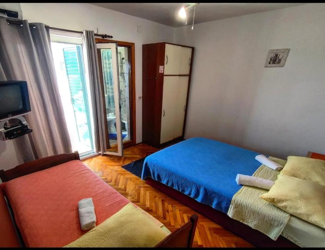Manora Sucuraj 2 Bedroom Apartment Eksteriør bilde