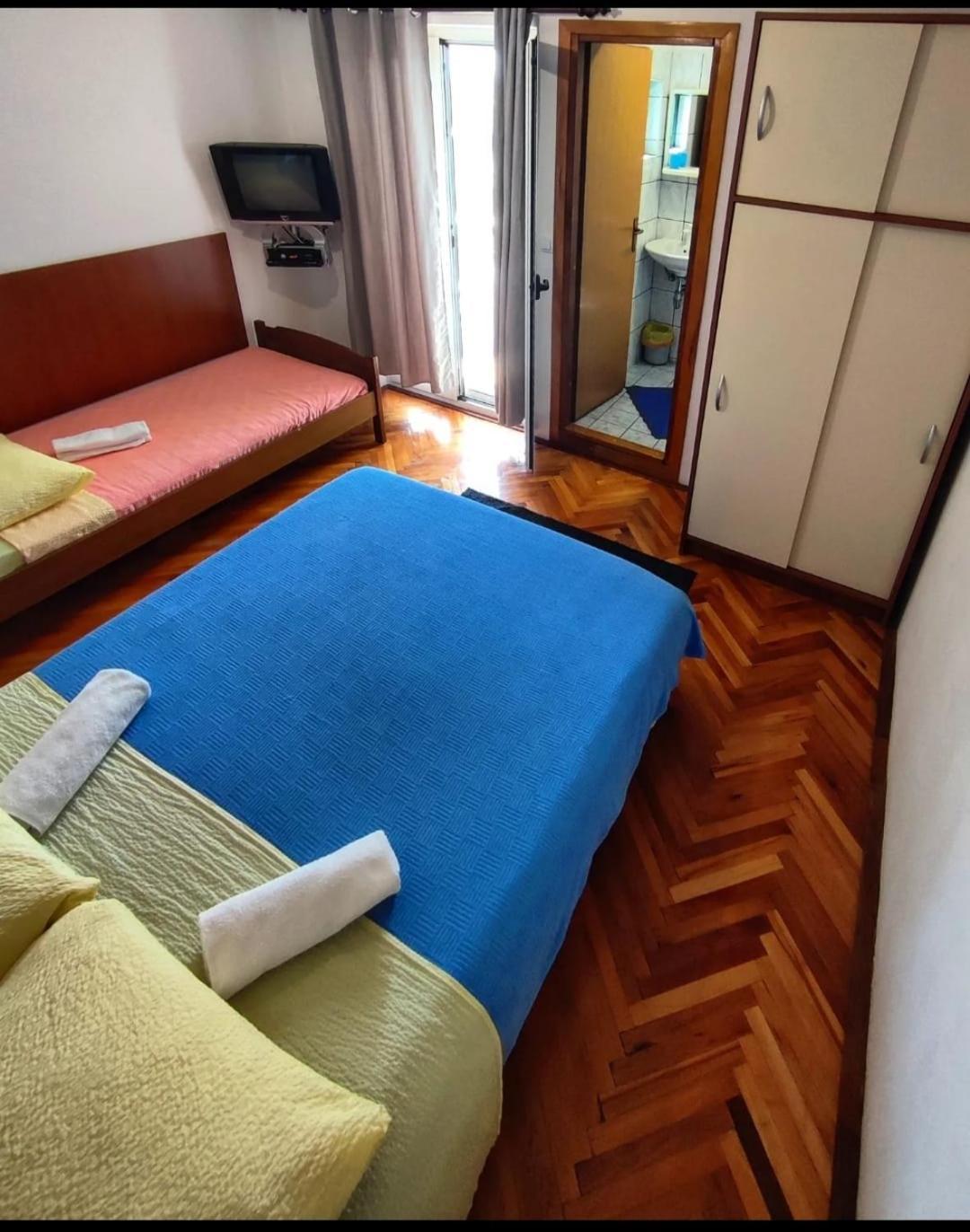 Manora Sucuraj 2 Bedroom Apartment Eksteriør bilde