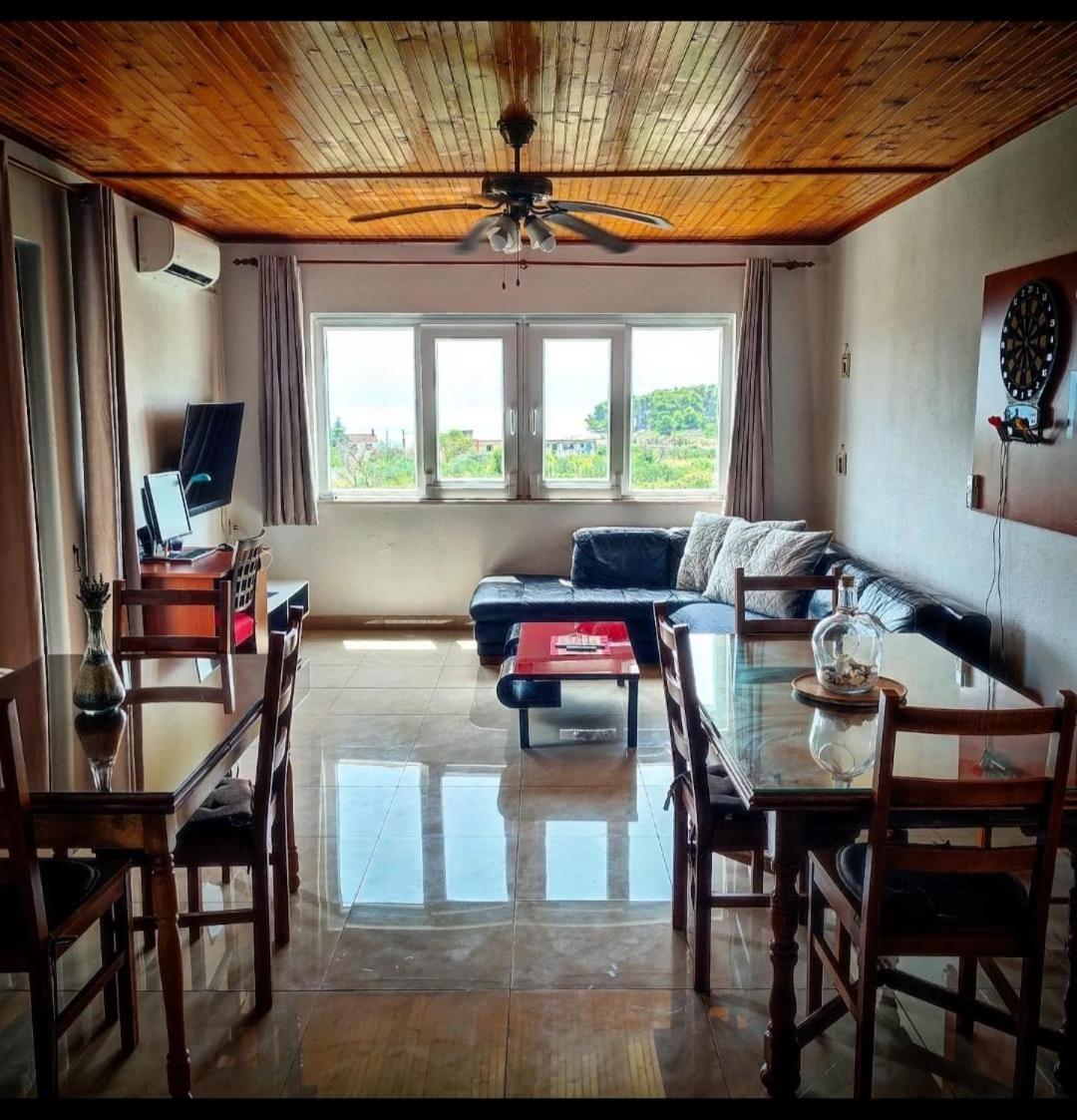 Manora Sucuraj 2 Bedroom Apartment Eksteriør bilde